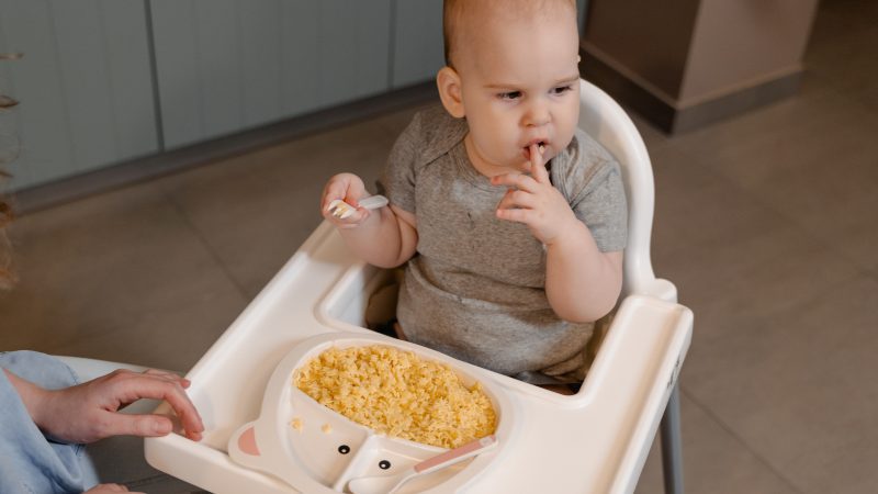 Krzesełko do karmienia, które pokocha Twoje dziecko – ranking TOP 3