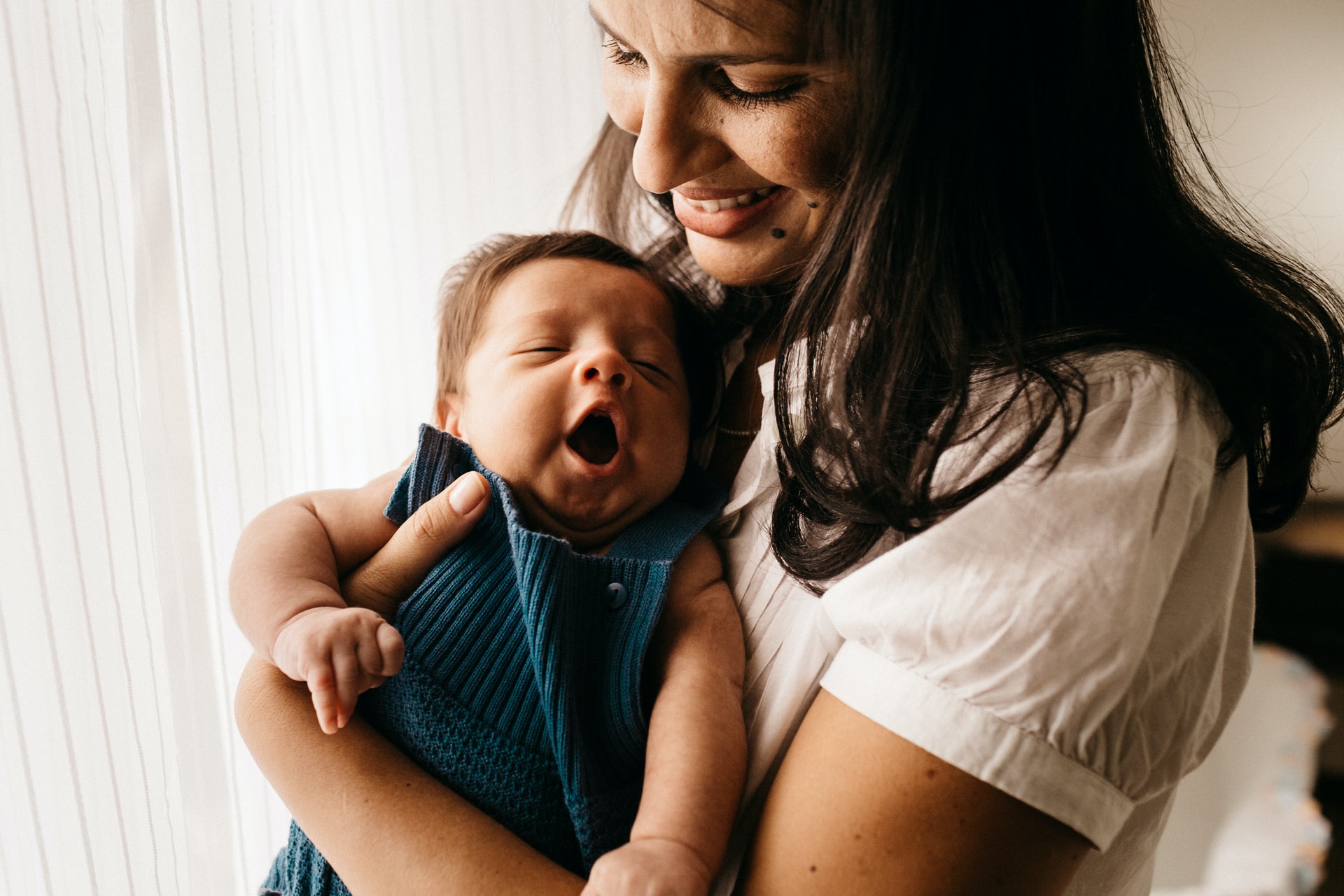 Ćwiczenia po porodzie – kiedy można zacząć trening i jaki zestaw wybrać?