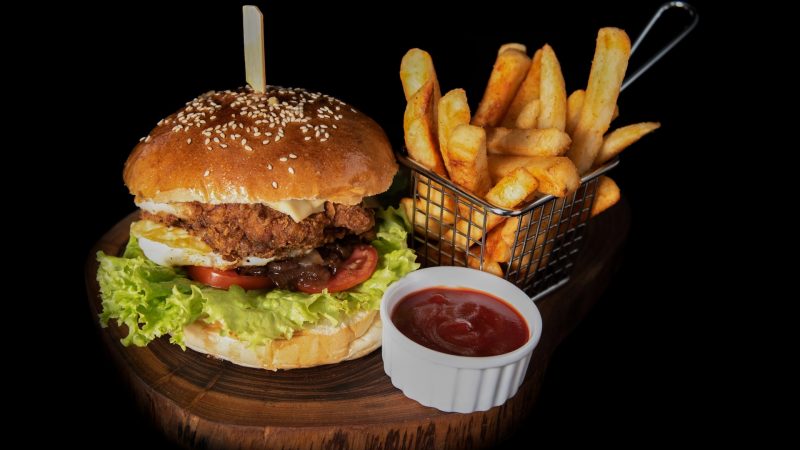Domowe burgery – czy są zdrowsze niż te ze sklepu?